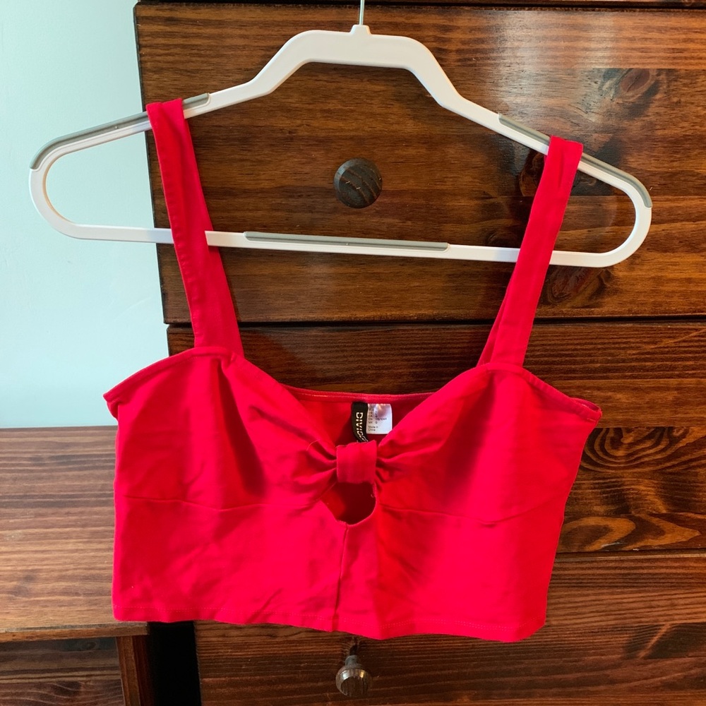 H & M Red red crop top
